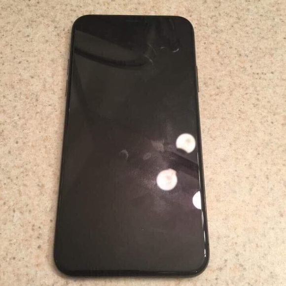 iPhone X - Picture 4 of 4